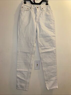 Levi's Vintage 17512 White High Rise Tapered Mom Jeans | Size 9M